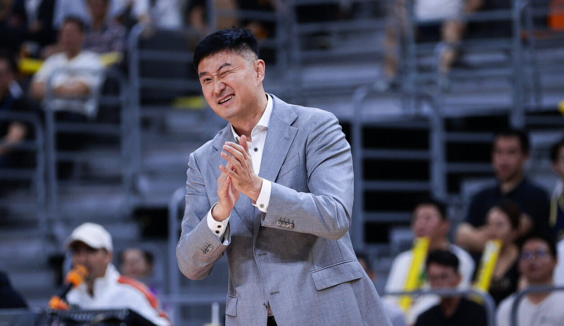 电竞平台-拿过11冠被淘汰也不遗憾！粤媒喷杜锋：这么说你问过老板队员吗